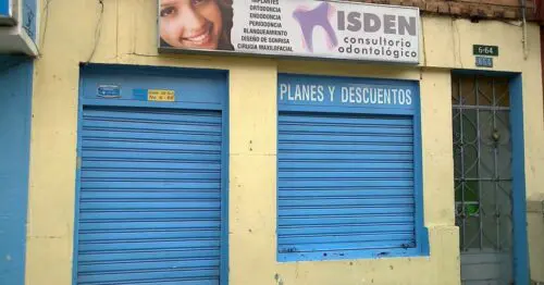 CONSULTORIO ODONTOLOGICO ISDEN CONSULTORIO ODONTOLOGICO ISDEN